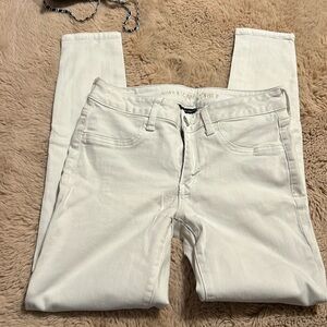 American Eagle Skinny Jeans. Size 6. Used like new.